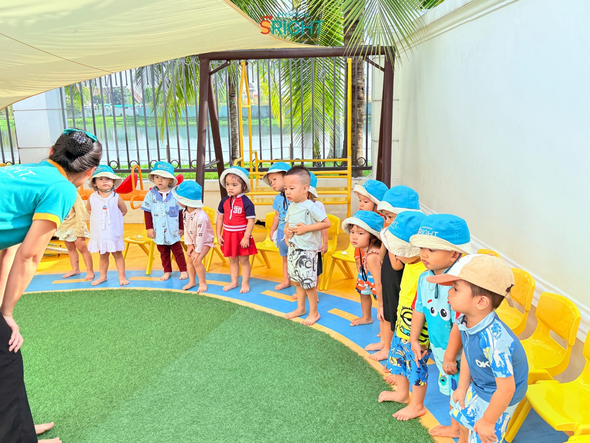 BÙNG NỔ NĂNG LƯỢNG VỚI HOẠT ĐỘNG NGOÀI TRỜI TẠI BỂ VẦY VỚI LỚP CITY